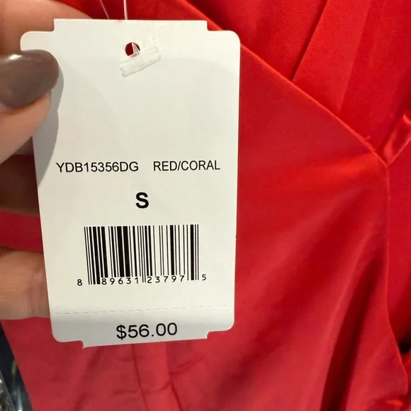 Elegant Red Strapless Dress - Picture 2 of 4